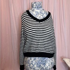 Y2K Vintage Inspired American Eagle White Striped V-neck Sweater Pullover Size L